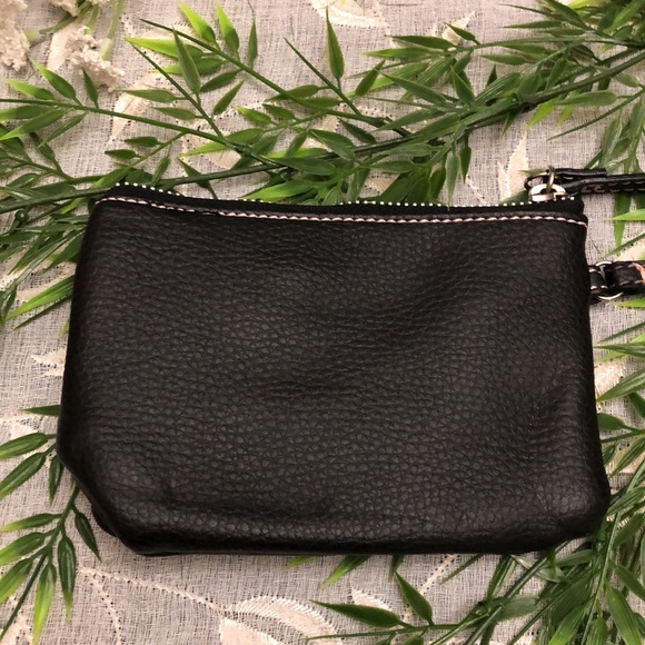 Victoria’s Secret Wristlet - Picture 5 of 6